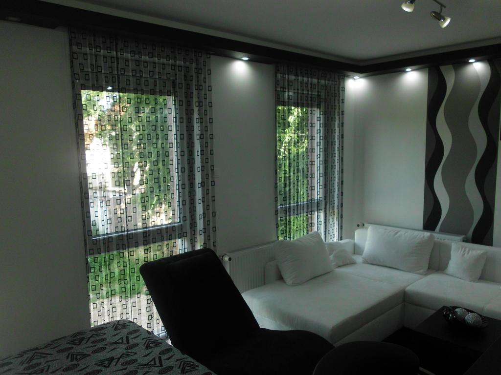 Fészek Apartman Debrecen Habitación foto