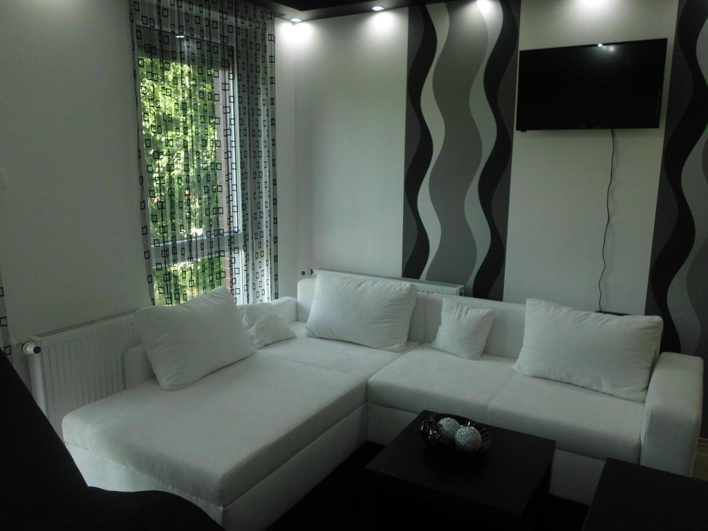 Fészek Apartman Debrecen Habitación foto