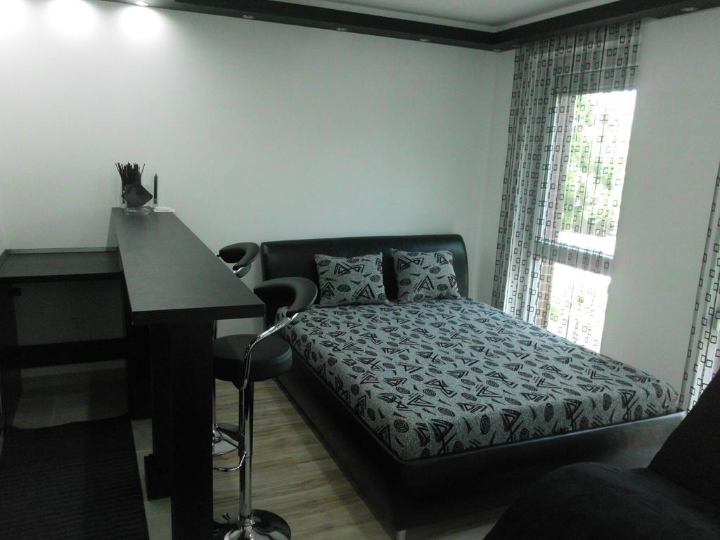 Fészek Apartman Debrecen Habitación foto